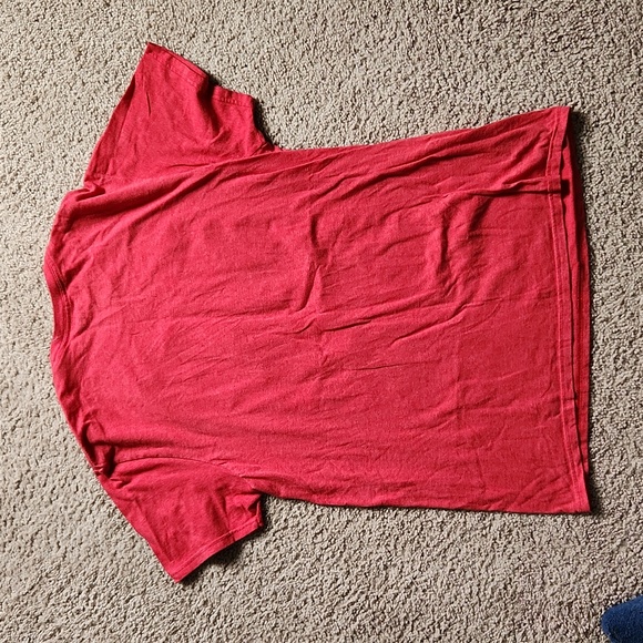 Great red summer T-shirt! - Picture 3 of 3